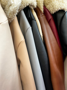 Casaca cuerina peluche