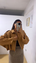 Cargar imagen en el visor de la galería, Casaca Suede
