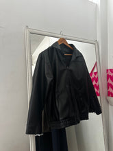 Cargar imagen en el visor de la galería, Bomber Jacket cuerina

