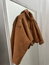 Cargar imagen en el visor de la galería, Casaca Suede
